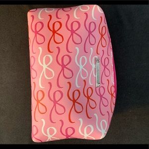 Make up bag-Stella and Dot never used. New.